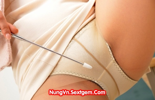 Cô giáo xinh khoe quần chíp nứng